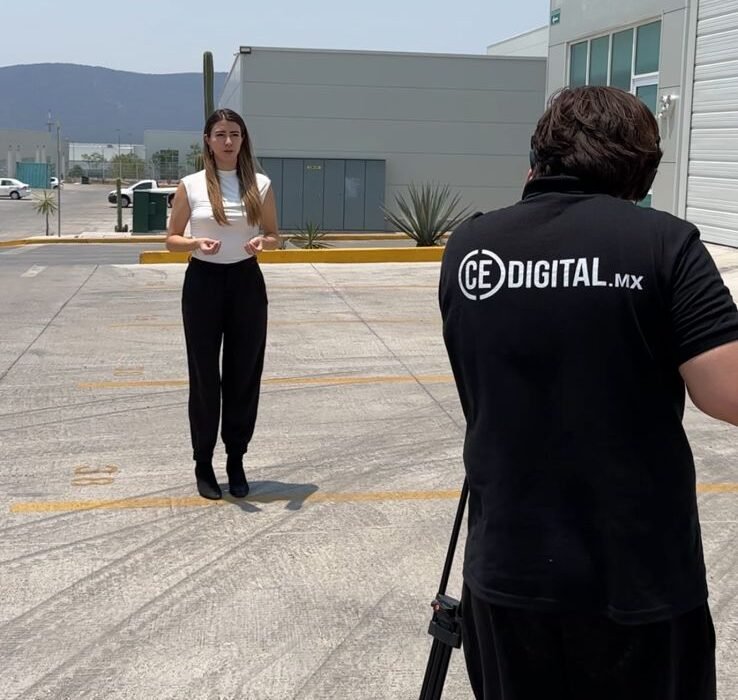 Equipo audiovisual CE Digital en sesión